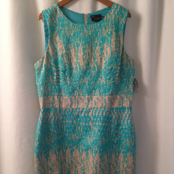 Cream & Turquoise fitted dress.