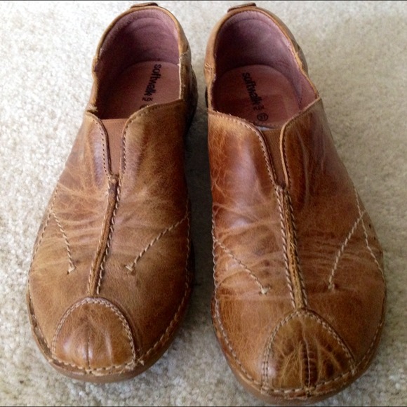 Slip on Leather Softwalk Flex loafers