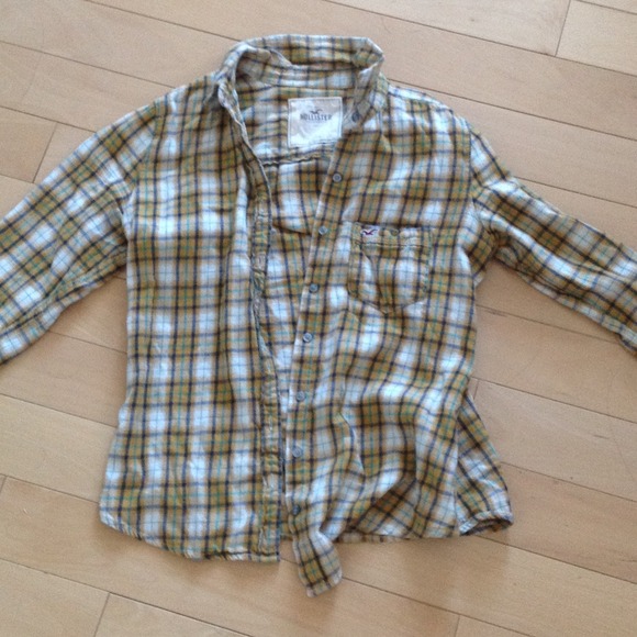 2 flannels bundle - Picture 2 of 2