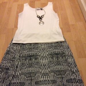 Chicos easy wear skirt fun and easy