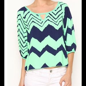 Chevron top