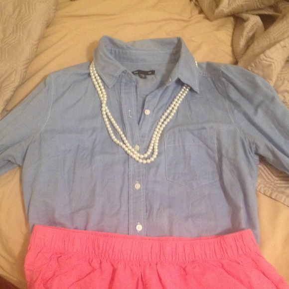 Gap bottom down light blue shirt
