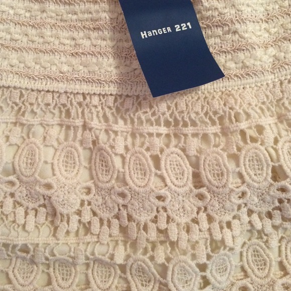 White lace skirt NWT - Picture 2 of 2