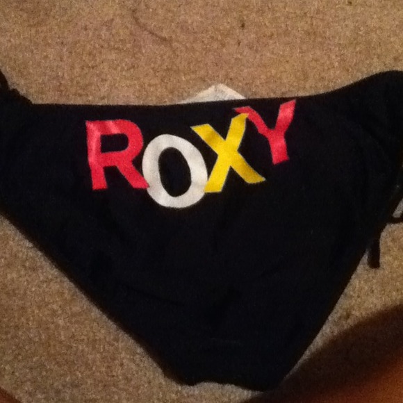 TRADED Roxy bikini! - Picture 2 of 3