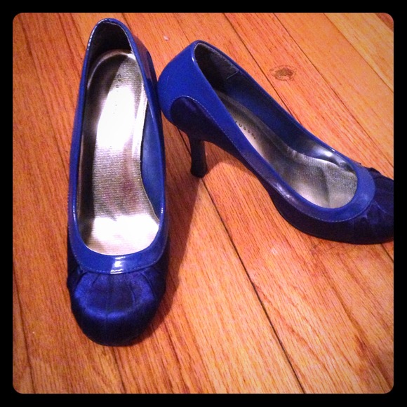 Royal blue heals