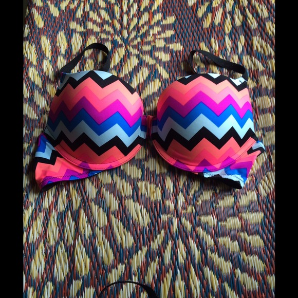 *SOLD* PINK Wear everywhere push up bra 36B