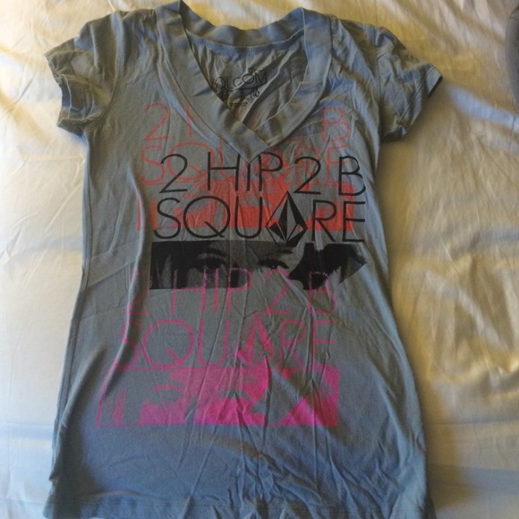 Volcom t-shirt, v-neck - Picture 1 of 3