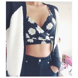 Daisy wrap crop top