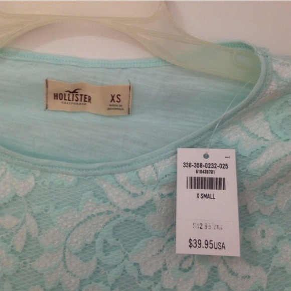 ⛔️SOLD⛔️Hollister Mint Lace Crop Top - Picture 3 of 3