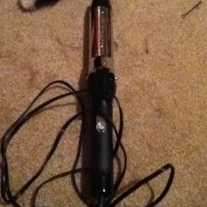 Vidal Sassoon curling iron!