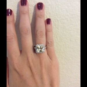 Cocktail ring