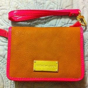 Steve Madden phone case wrislet