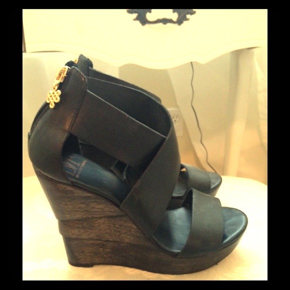 SOLD - Diane von Furstenburg black wedge sandals