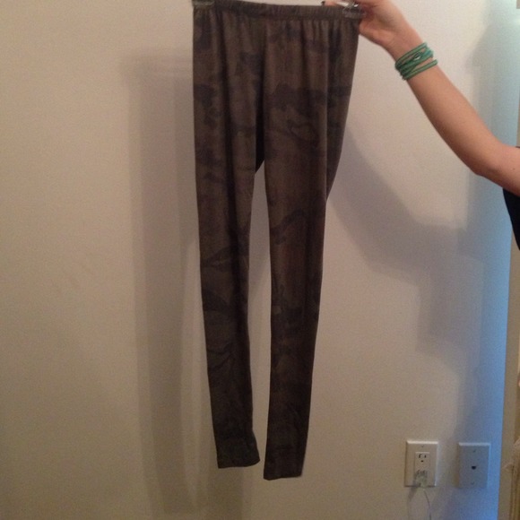 Urban Outfitters camo leggings!