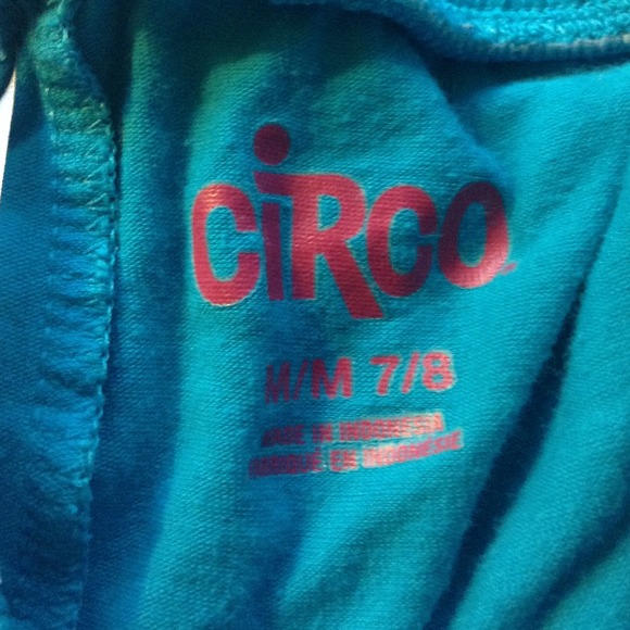 Hey moms!!! girls shorts/skirt skort in blue. - Picture 2 of 2