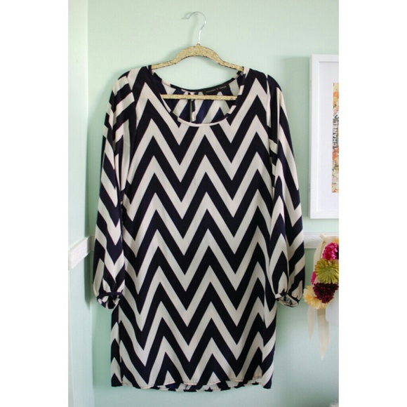 Navy & cream chevron patterned dress
