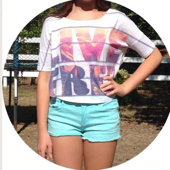 "Live Free" Crop Top - Picture 4 of 4