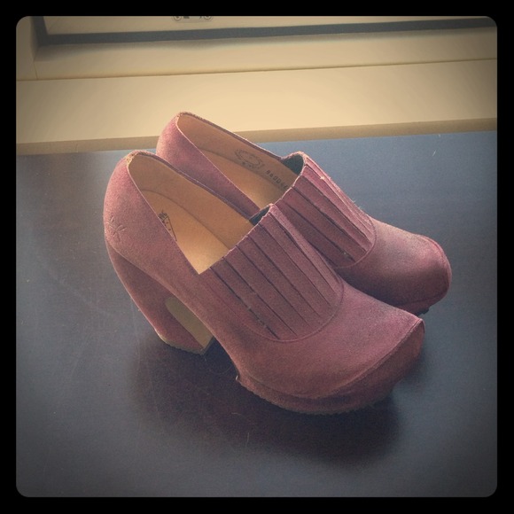 🚫🚫sold in bundle John Fluevog Munster heels