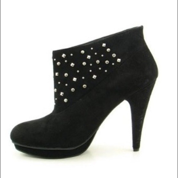 BCBGeneration Women's Mod Ankle Boot - 6.5 - Picture 2 of 4