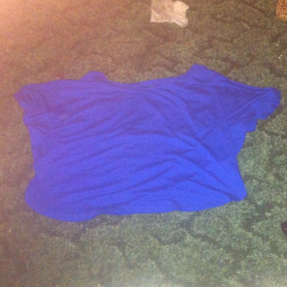 Delia's crop top