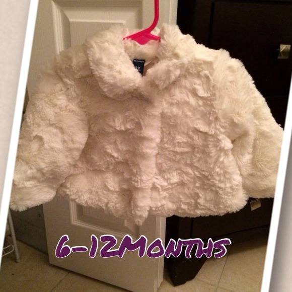 Adorable soft white winter coat 6-12 months girls