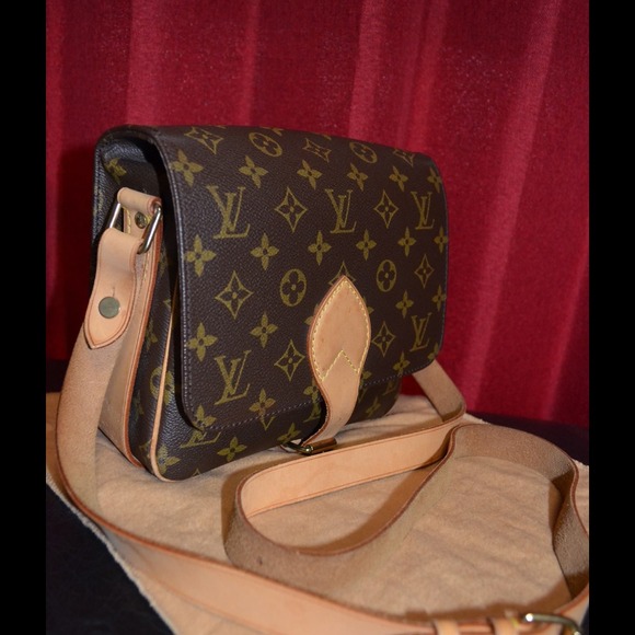 AUTHENTIC LOUIS VUITTON CARTOUCHIERE - Picture 1 of 4