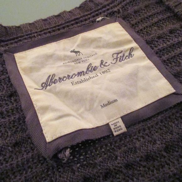 Abercrombie & Fitch Sweaters - Cropped knit cardigan Abercrombie & Fitch Sweaters - Cropped knit cardigan
