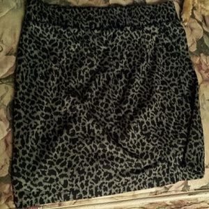 Forever 21 Black and Grey cheetah print mini skirt