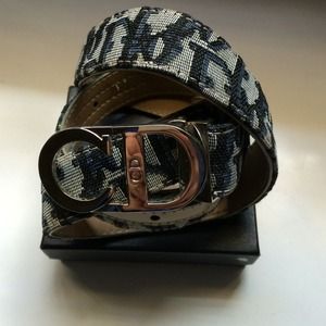 CDior Belt w/Box and dustbag