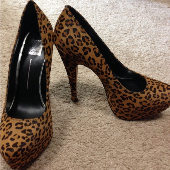 Dolce Vita cheetah pumps