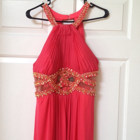 Xscape Dresses & Skirts - ❗️🆕❗️Xscape Embellished Cutout Halter Gown