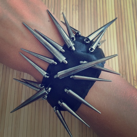 Spike bracelet