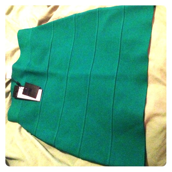 BCBG MAXAZRIA pencil skirt