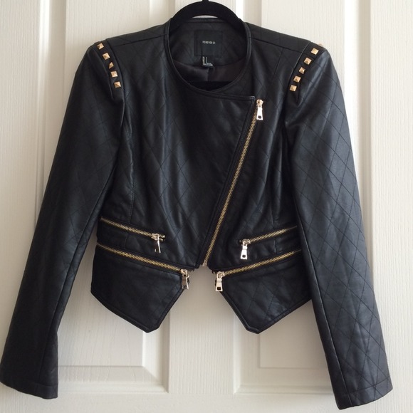 🚫Sold in bundle! 🚫Black faux leather jacket