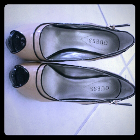 Guess Taupe and black pumps brand new size 10