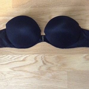Black strapless push-up bra