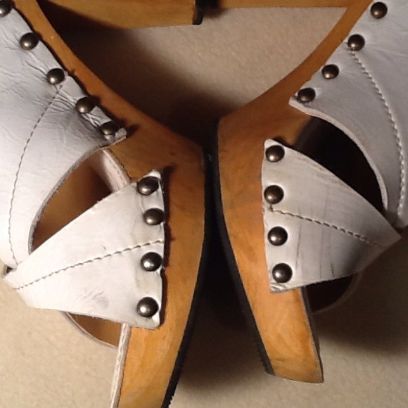 💥Gifted💥ALDO White Mule Sandals... - Picture 4 of 4