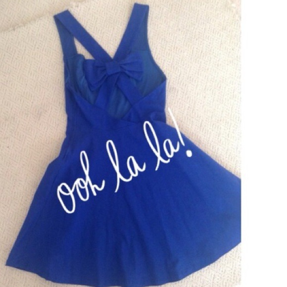 🔻SOLD🔻Blue bow skater dress - Picture 2 of 3