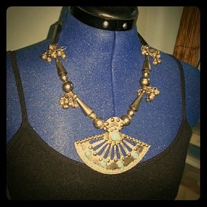 Vintage silver and turquoise stone necklace