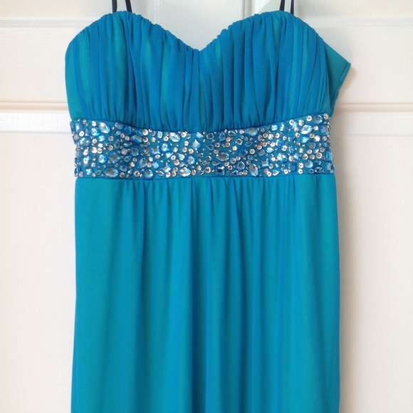 City Triangles Dresses & Skirts - ❗️🆕❗️Empire Waist Formal Dress