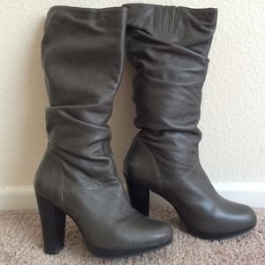 Size 5 Gray Leather Upper Boots!