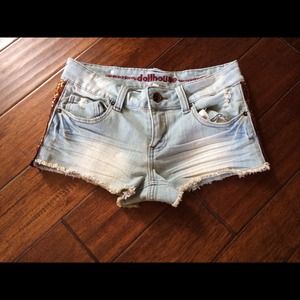 *SOLD* Light denim shorts