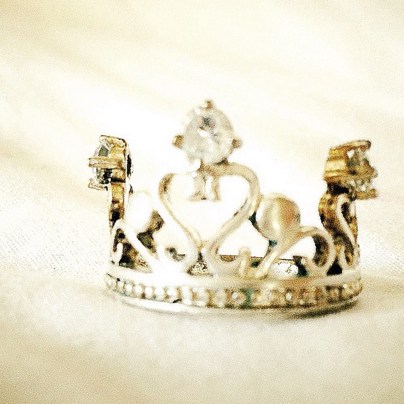 Crown ring