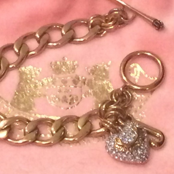 Juicy charm bracelet w/ jeweled heart charm