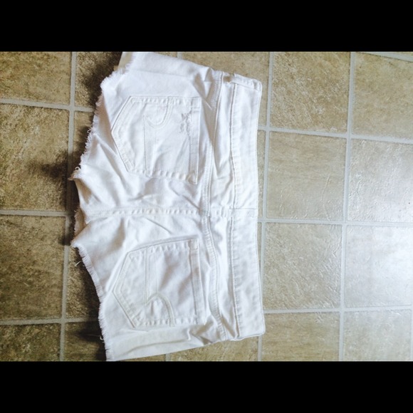 American Eagle white shorts