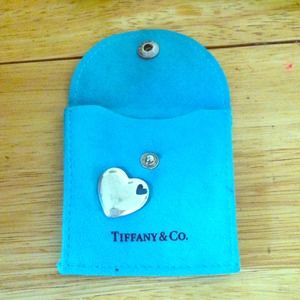 💯 authentic Tiffany & Co. Heart pendant w/o chain