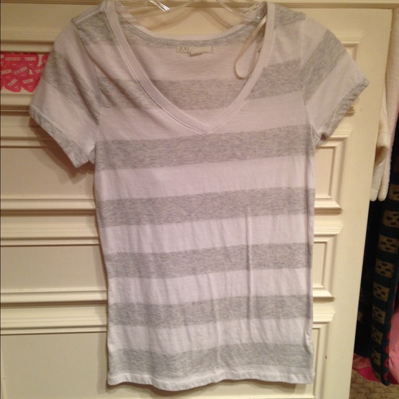 XXI Striped V-Neck! 💋