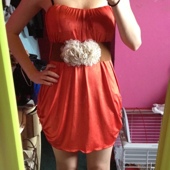 Orangish/red strapless dress