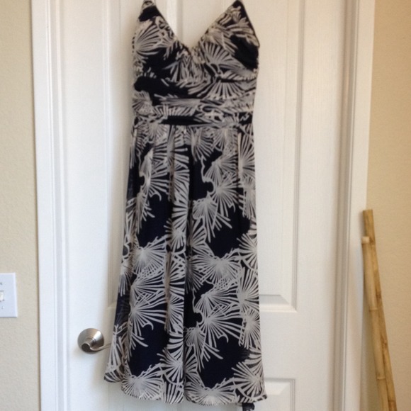 Max and Cleo 100% silk tropical print dress