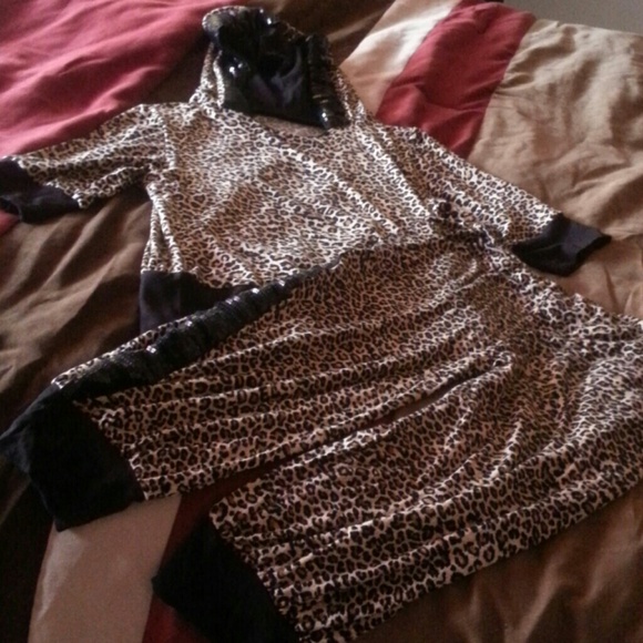 SOLD-Leopard print hoodie &capris